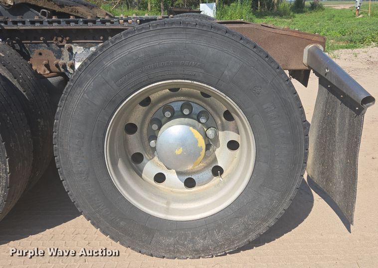 image for item DY1098 2010 Western Star 4900XL semi truck