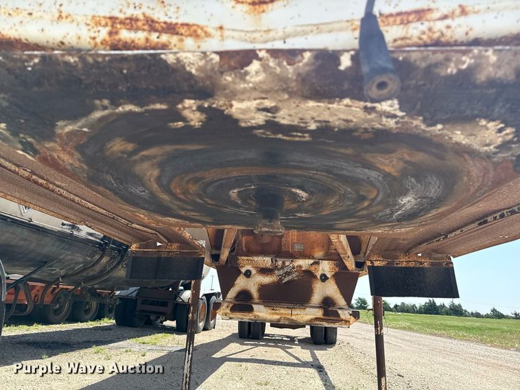 image for item DZ8534 1999 Ranch Manufacturing Co. bottom dump trailer