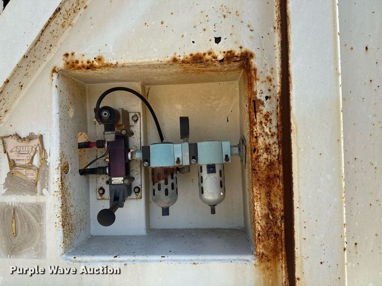 image for item DZ8534 1999 Ranch Manufacturing Co. bottom dump trailer