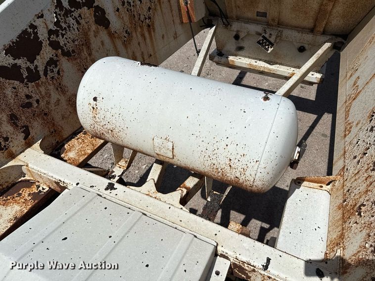 image for item DZ8534 1999 Ranch Manufacturing Co. bottom dump trailer