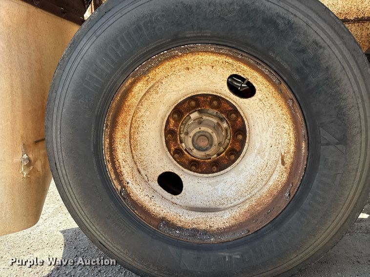 image for item DZ8534 1999 Ranch Manufacturing Co. bottom dump trailer