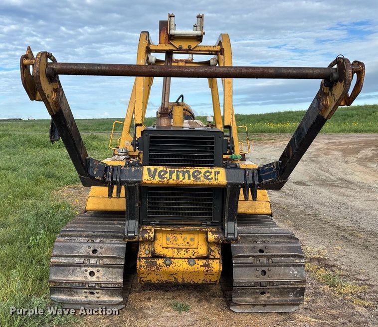 image for item DZ8738 1997 Vermeer Flex track 114 vibratory cable plow