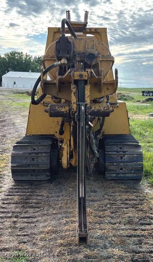 image for item DZ8738 1997 Vermeer Flex track 114 vibratory cable plow