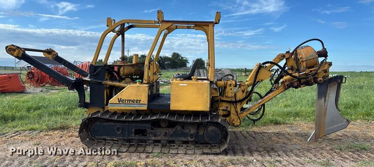 image for item DZ8738 1997 Vermeer Flex track 114 vibratory cable plow