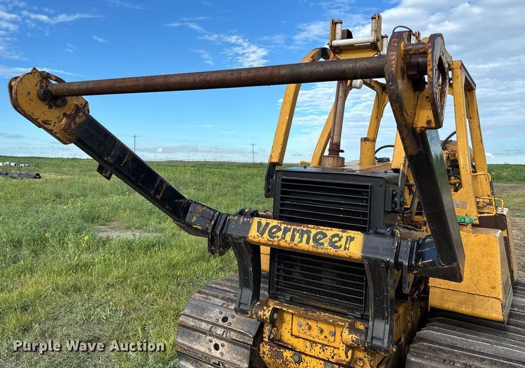 image for item DZ8738 1997 Vermeer Flex track 114 vibratory cable plow