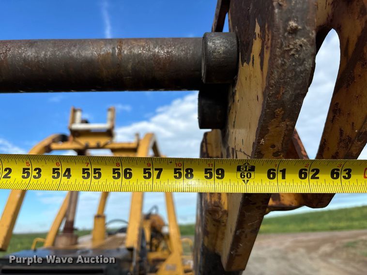 image for item DZ8738 1997 Vermeer Flex track 114 vibratory cable plow