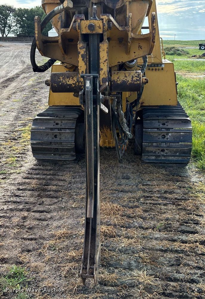 image for item DZ8738 1997 Vermeer Flex track 114 vibratory cable plow