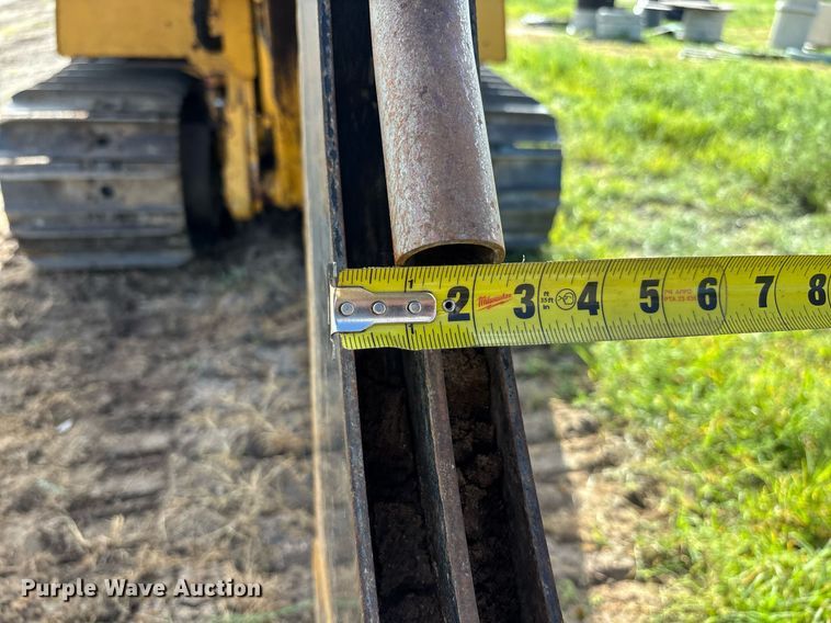 image for item DZ8738 1997 Vermeer Flex track 114 vibratory cable plow