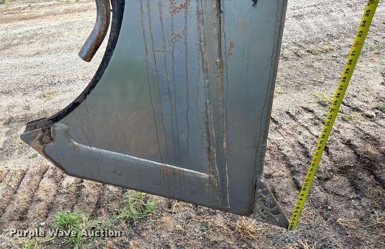 image for item DZ8738 1997 Vermeer Flex track 114 vibratory cable plow