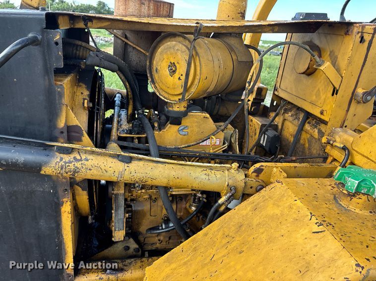 image for item DZ8738 1997 Vermeer Flex track 114 vibratory cable plow