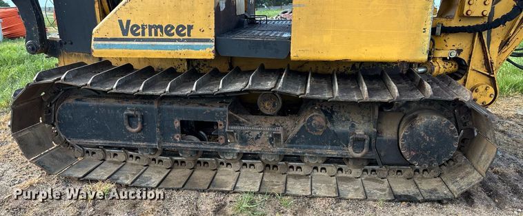 image for item DZ8738 1997 Vermeer Flex track 114 vibratory cable plow