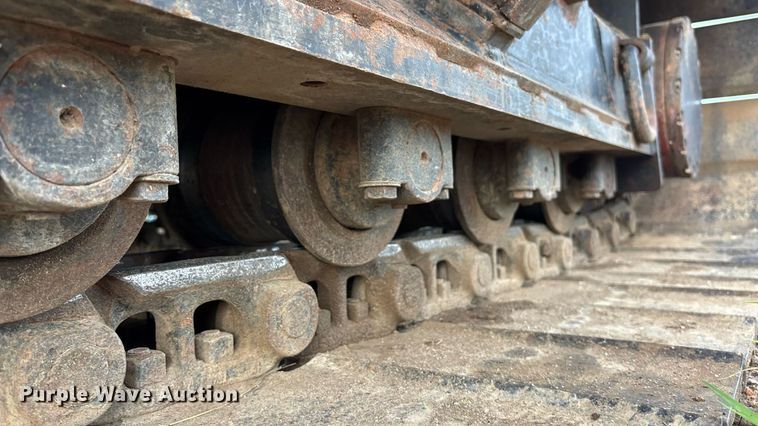 image for item DZ8738 1997 Vermeer Flex track 114 vibratory cable plow