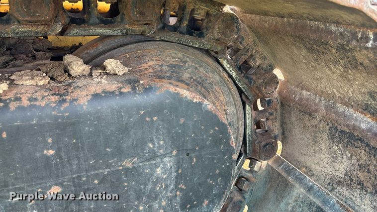 image for item DZ8738 1997 Vermeer Flex track 114 vibratory cable plow