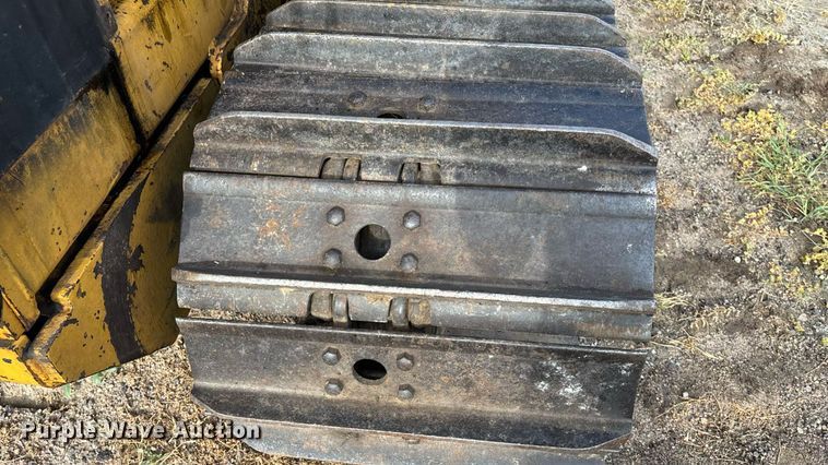 image for item DZ8738 1997 Vermeer Flex track 114 vibratory cable plow