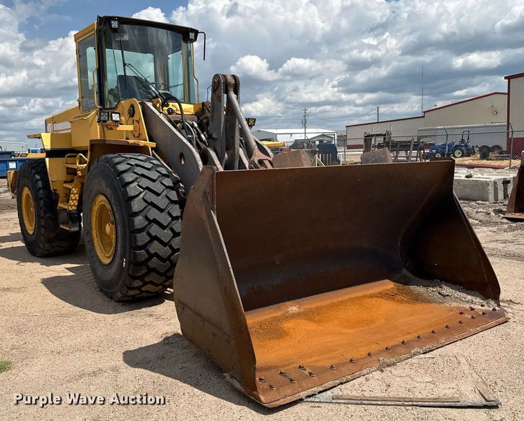 image for item DZ8758 1996 Volvo L120C wheel loader