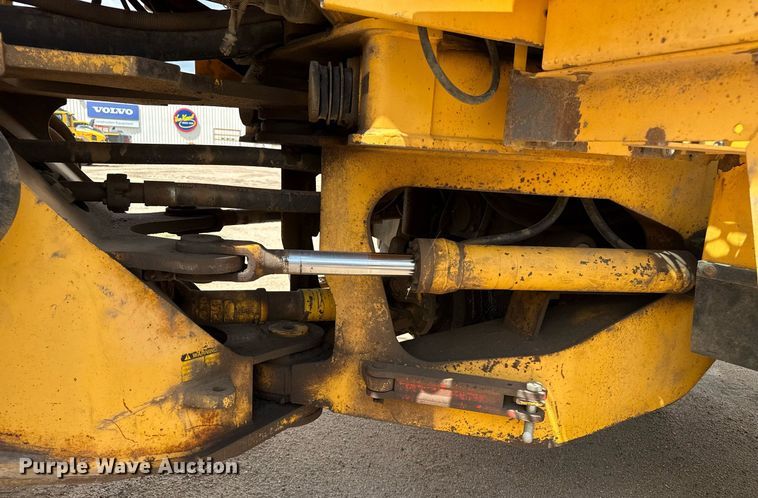 image for item DZ8758 1996 Volvo L120C wheel loader