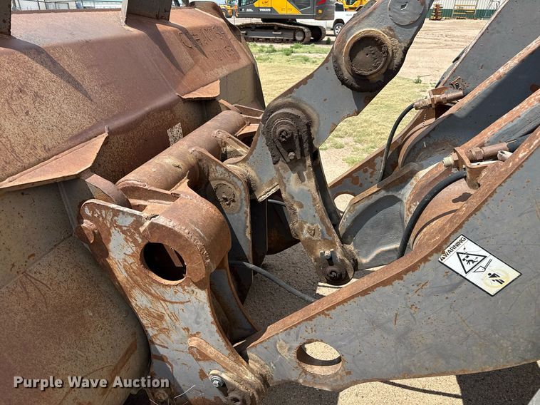 image for item DZ8758 1996 Volvo L120C wheel loader