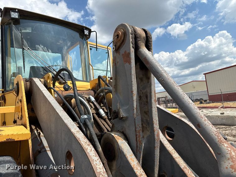 image for item DZ8758 1996 Volvo L120C wheel loader