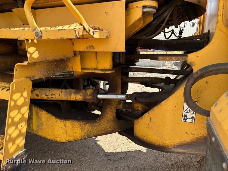 image for item DZ8758 1996 Volvo L120C wheel loader