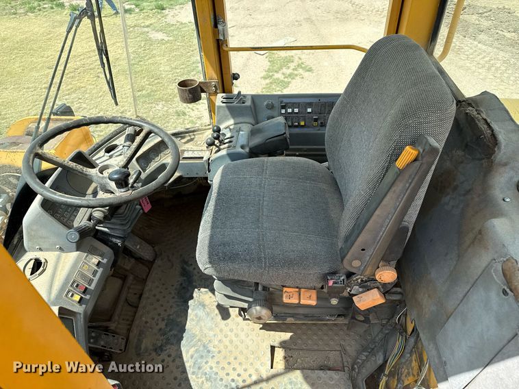 image for item DZ8758 1996 Volvo L120C wheel loader