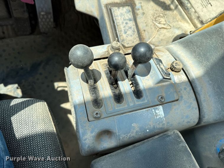 image for item DZ8758 1996 Volvo L120C wheel loader