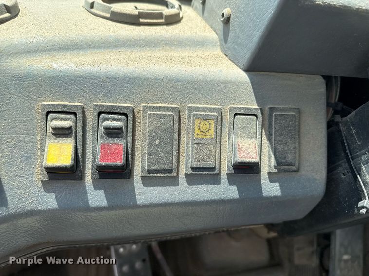 image for item DZ8758 1996 Volvo L120C wheel loader