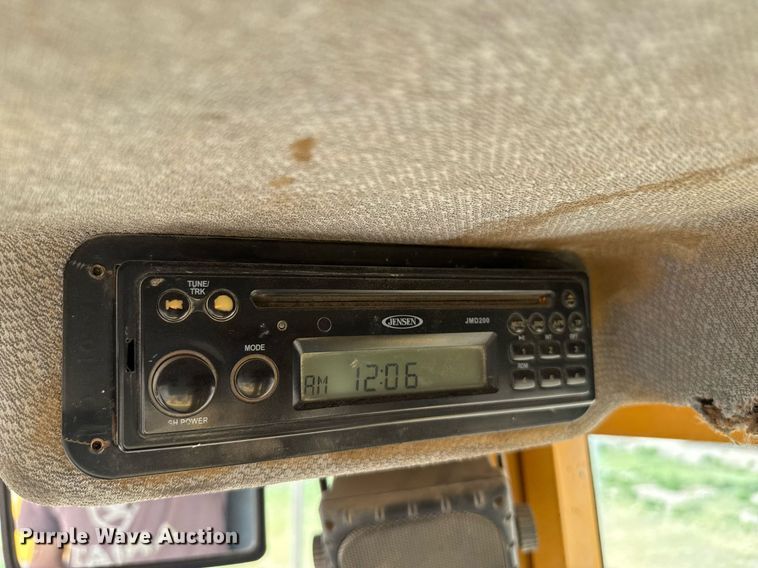 image for item DZ8758 1996 Volvo L120C wheel loader