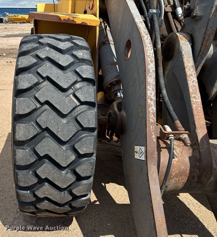 image for item DZ8758 1996 Volvo L120C wheel loader