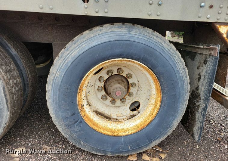 image for item EA2471 1995 Trailmobile C1JA-1RAL dry van trailer