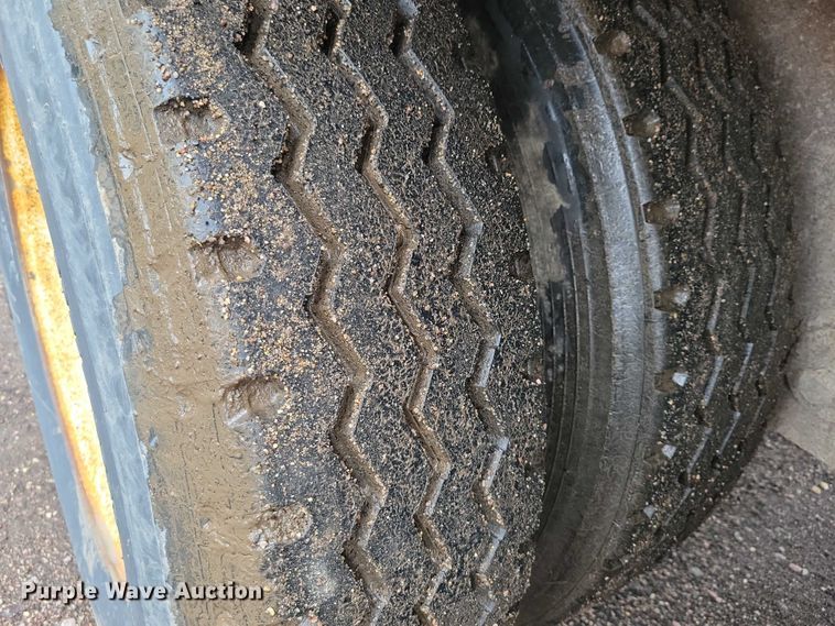 image for item EA2471 1995 Trailmobile C1JA-1RAL dry van trailer