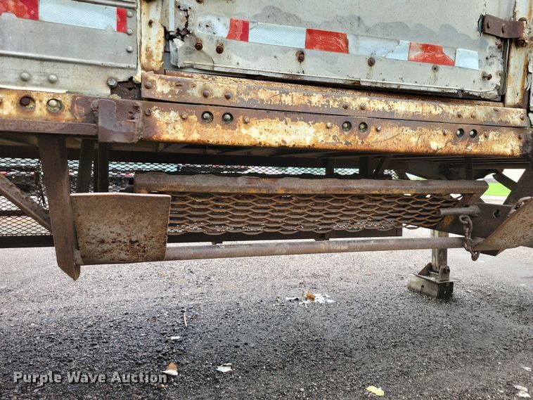 image for item EA2472 1977 Fruehauf FB8-F2-42-CST dry van trailer