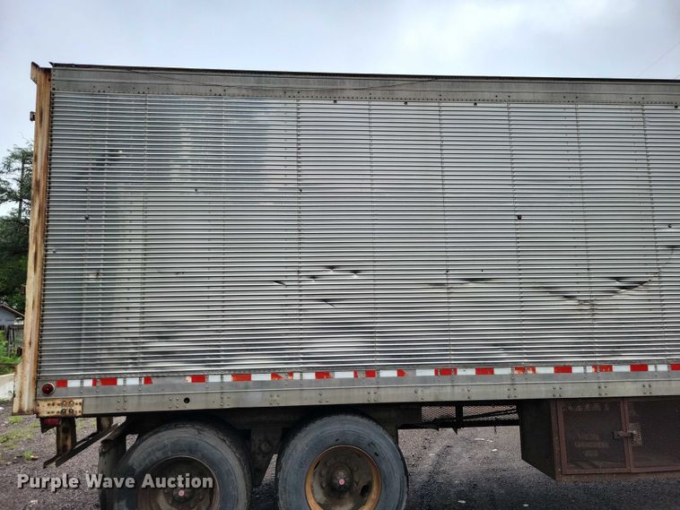 image for item EA2472 1977 Fruehauf FB8-F2-42-CST dry van trailer