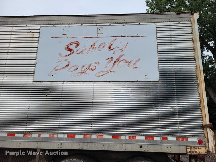 image for item EA2472 1977 Fruehauf FB8-F2-42-CST dry van trailer