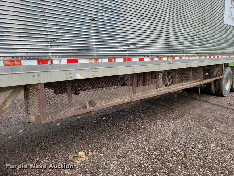 image for item EA2472 1977 Fruehauf FB8-F2-42-CST dry van trailer