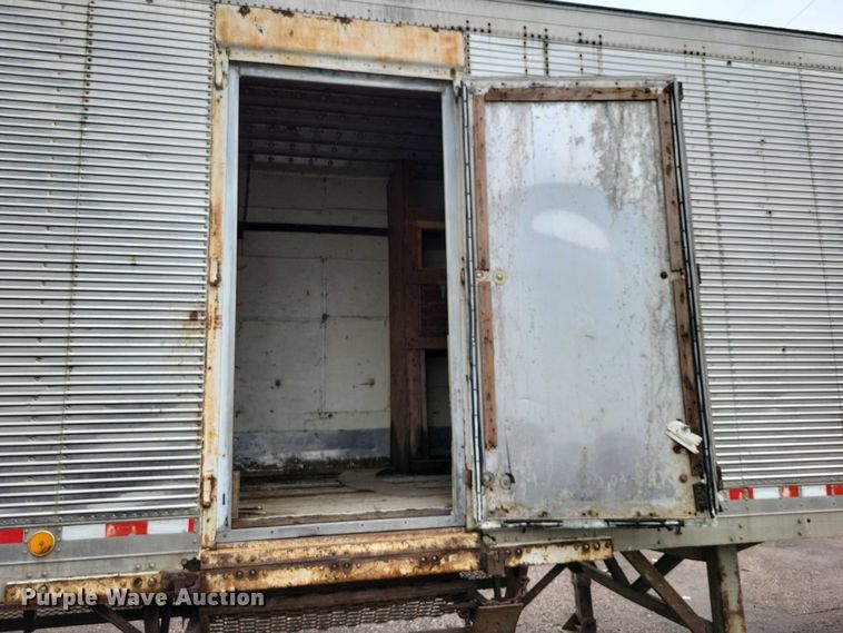 image for item EA2472 1977 Fruehauf FB8-F2-42-CST dry van trailer