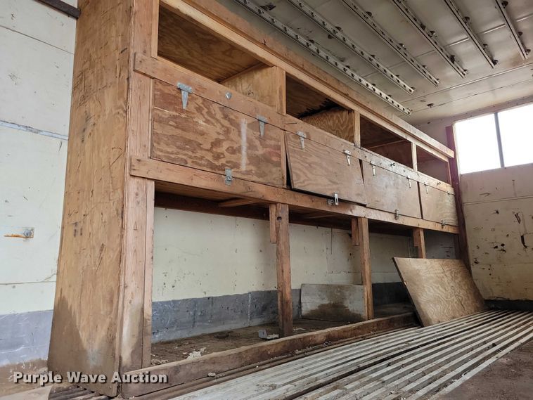 image for item EA2472 1977 Fruehauf FB8-F2-42-CST dry van trailer