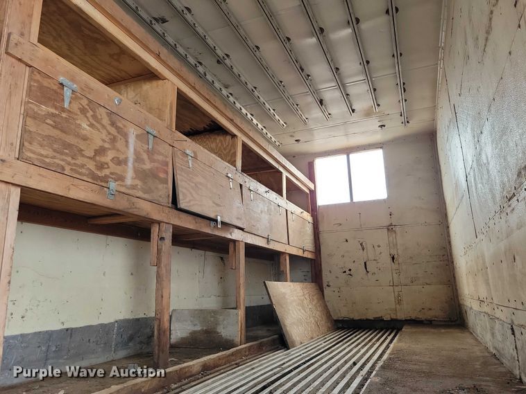 image for item EA2472 1977 Fruehauf FB8-F2-42-CST dry van trailer