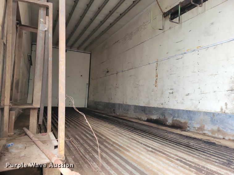 image for item EA2472 1977 Fruehauf FB8-F2-42-CST dry van trailer