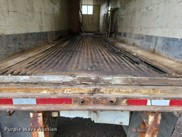 image for item EA2472 1977 Fruehauf FB8-F2-42-CST dry van trailer