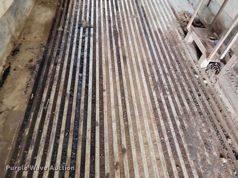 image for item EA2472 1977 Fruehauf FB8-F2-42-CST dry van trailer