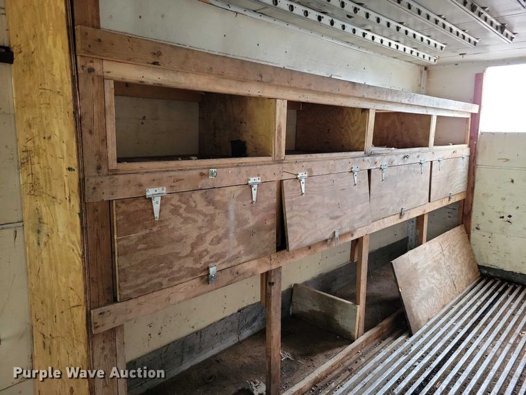 image for item EA2472 1977 Fruehauf FB8-F2-42-CST dry van trailer