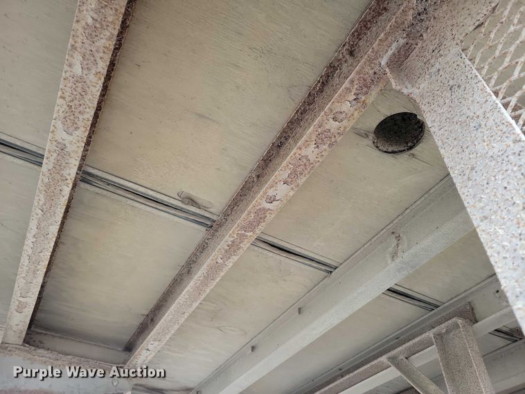 image for item EA2472 1977 Fruehauf FB8-F2-42-CST dry van trailer