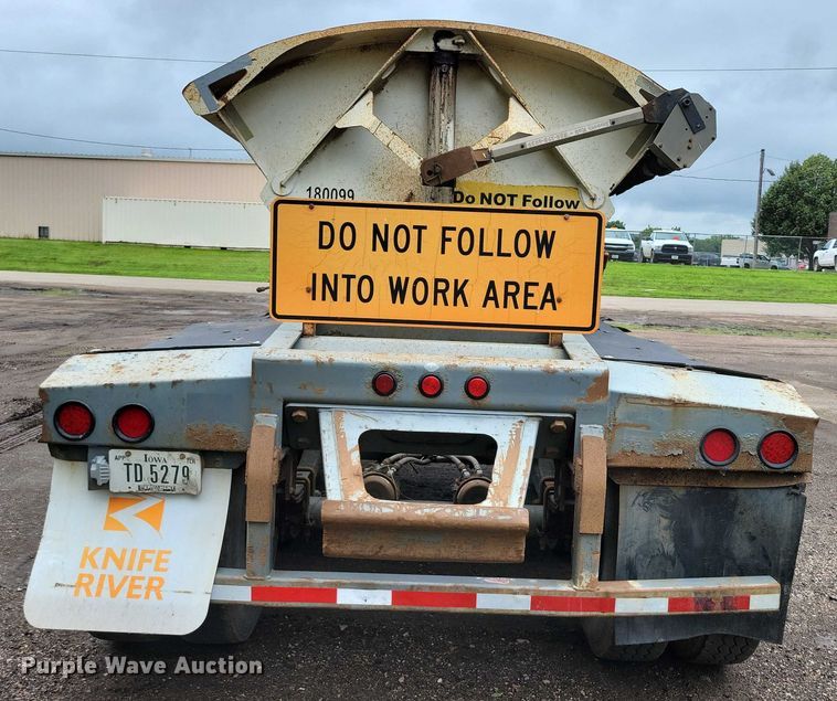 image for item EA2473 2003 SmithCo side dump trailer