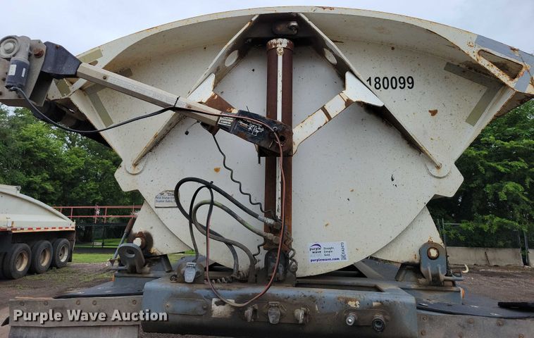 image for item EA2473 2003 SmithCo side dump trailer