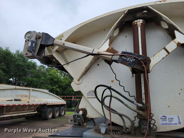 image for item EA2473 2003 SmithCo side dump trailer