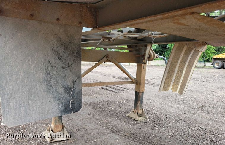 image for item EA2473 2003 SmithCo side dump trailer