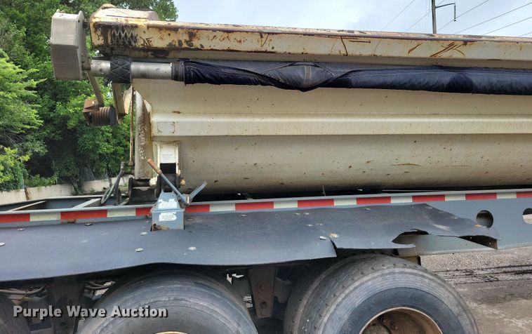 image for item EA2473 2003 SmithCo side dump trailer