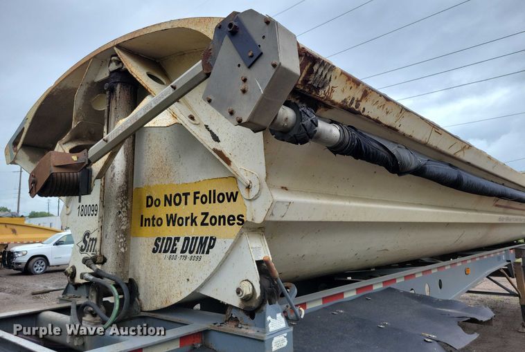 image for item EA2473 2003 SmithCo side dump trailer