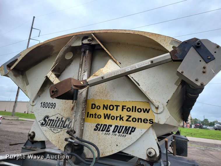 image for item EA2473 2003 SmithCo side dump trailer