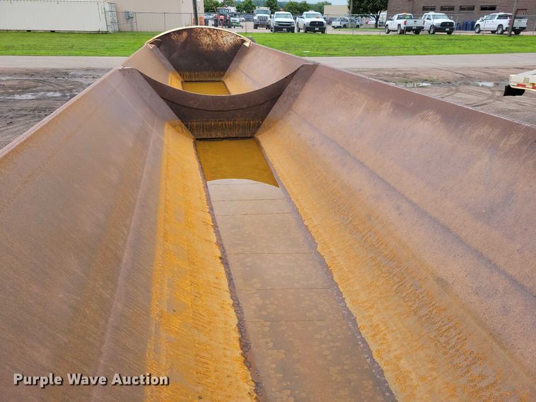 image for item EA2473 2003 SmithCo side dump trailer